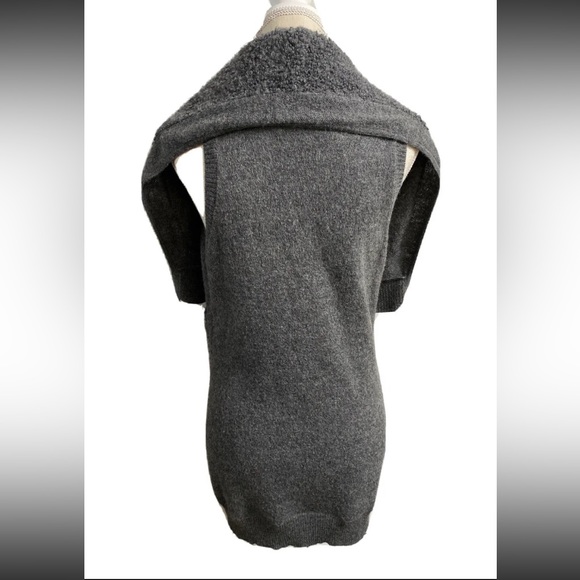 Antropologie Leifsdottir - Gray Alpaca Hook Front Tunic Vest Sz S $229 - Picture 6 of 12